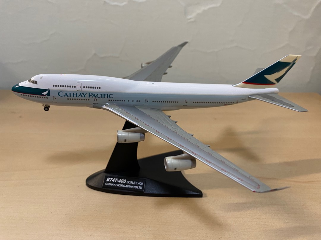 國泰航空波音747-400 飛機模型1:400, 興趣及遊戲, 玩具& 遊戲類- Carousell