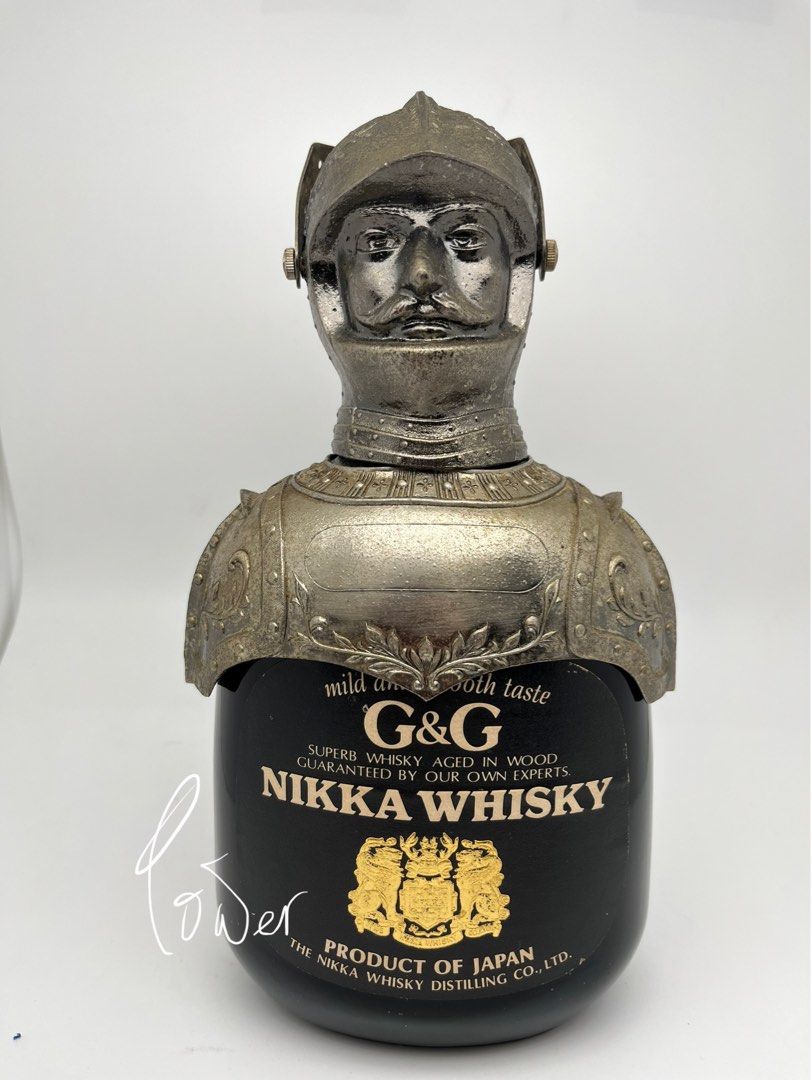 NIKKA WHISKY GOLD & GOLD 武士の像700ml Nikka Gold & Gold Samurai