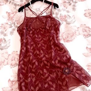 百貨專櫃品牌 Audrey 奧黛莉 Barbara 系列 浪漫神秘紫酒紅色全蕾絲 交叉美背雙細肩帶 緹花網絲刺繡 茶花朵刺繡襯裙邊 洋裝連身襯衣睡衣