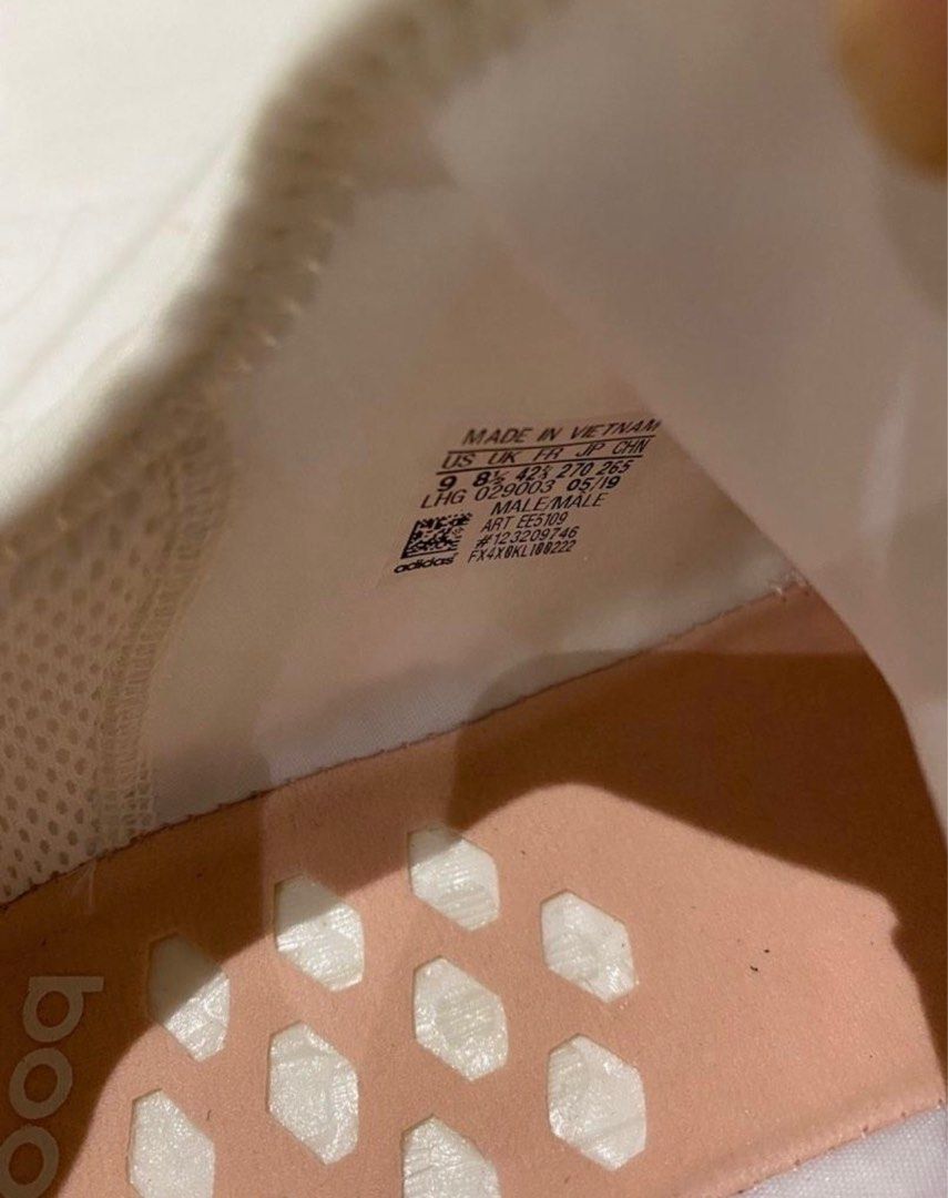 Adidas NMD R1 Male White/Pink EE5109 Sneaker Sport Shoe, Men's Fashion,  Footwear, Sneakers on Carousell