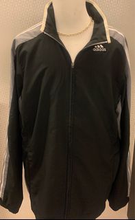 ADIDAS運動外套 尺寸XL 約8成新 售$500