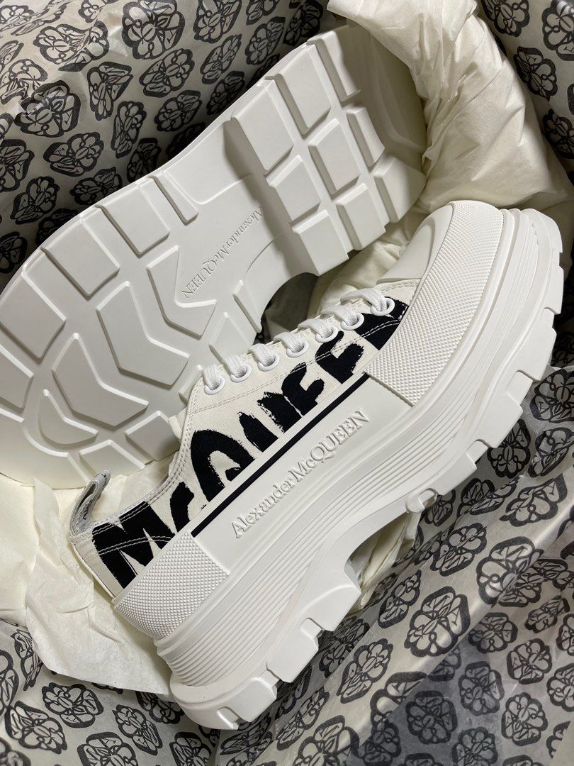 White online sneaker boots