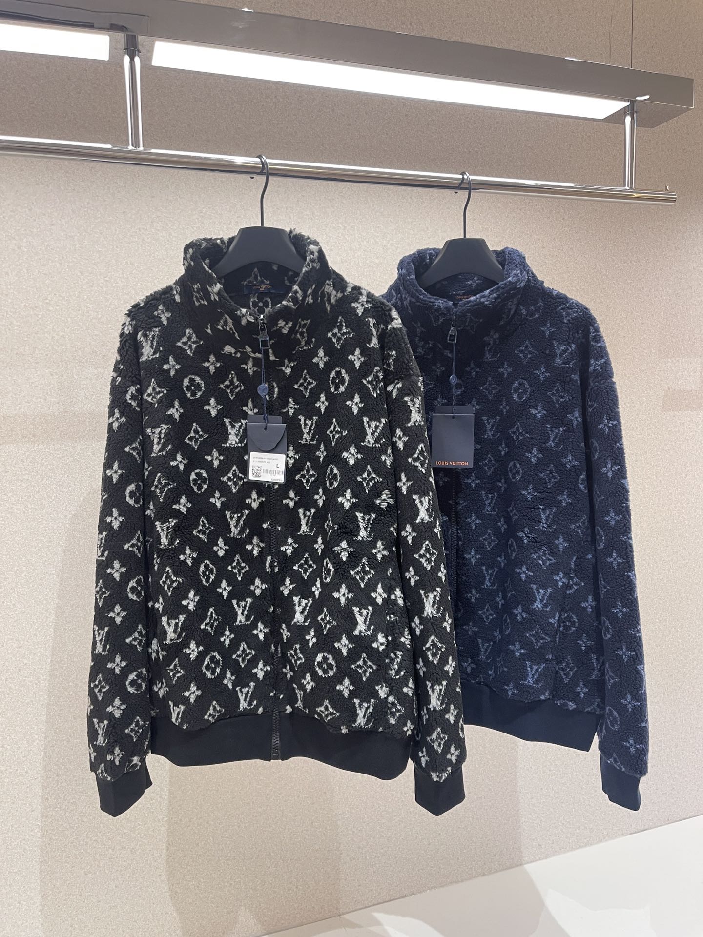 Shop Louis Vuitton Monogram teddy sleeveless jacket (1A9MDL) by La-La☆SHOP