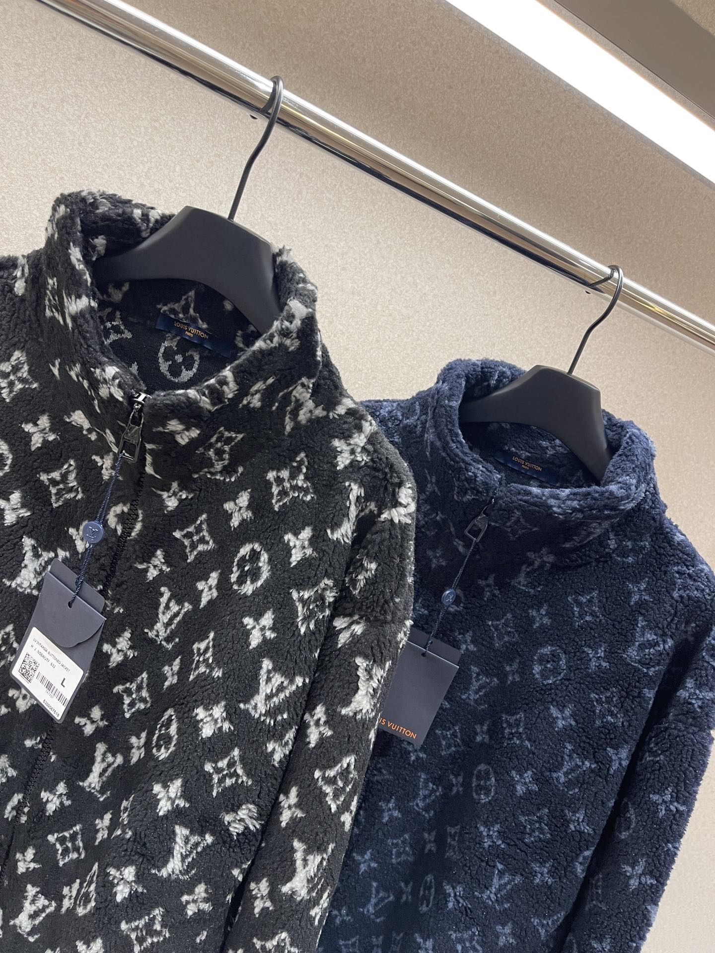 LV Monogram Teddy Jacquard Fleece ZIP Jacket, Men's Fashion, Activewear on  Carousell