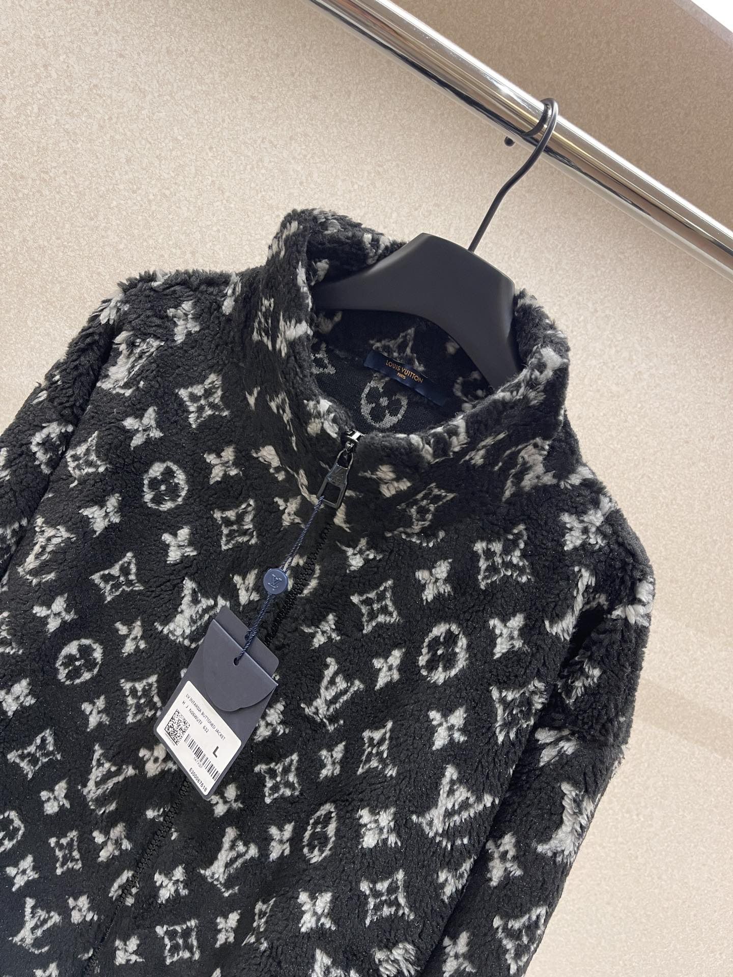 LV Monogram Teddy Jacquard Fleece ZIP Jacket, Men's Fashion, Activewear on  Carousell