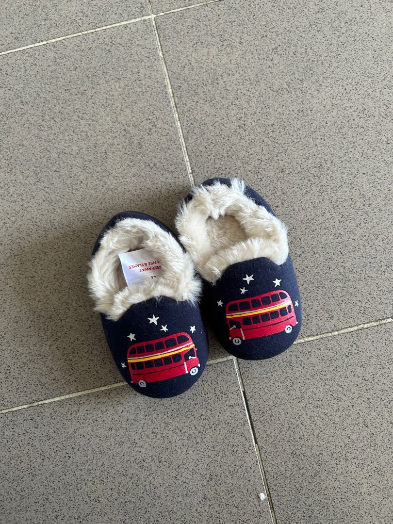 White company hotsell baby slippers