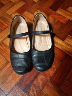 Bandolino black shoes