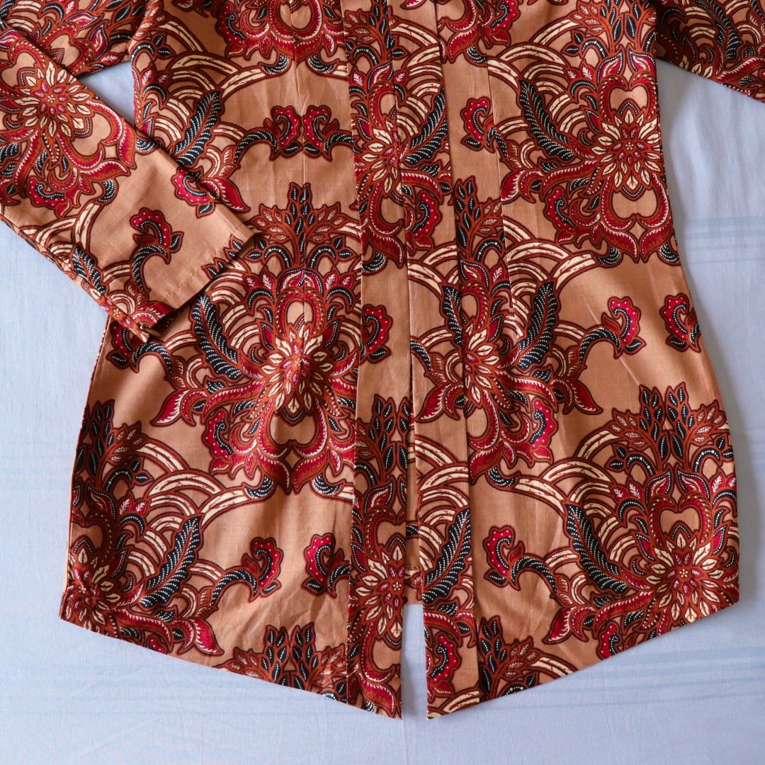 Batik Motif Kebaya Set in Beige, Women's Fashion, Muslimah Fashion ...