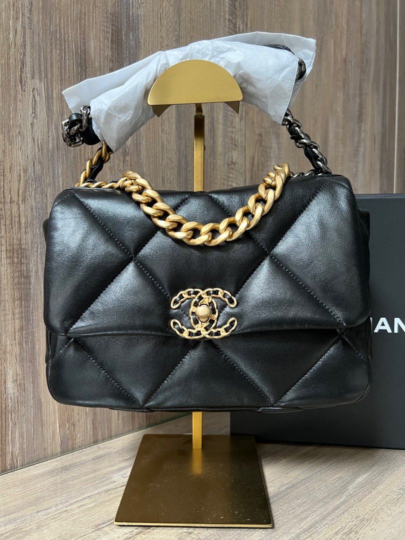 large chanel 19 bag small