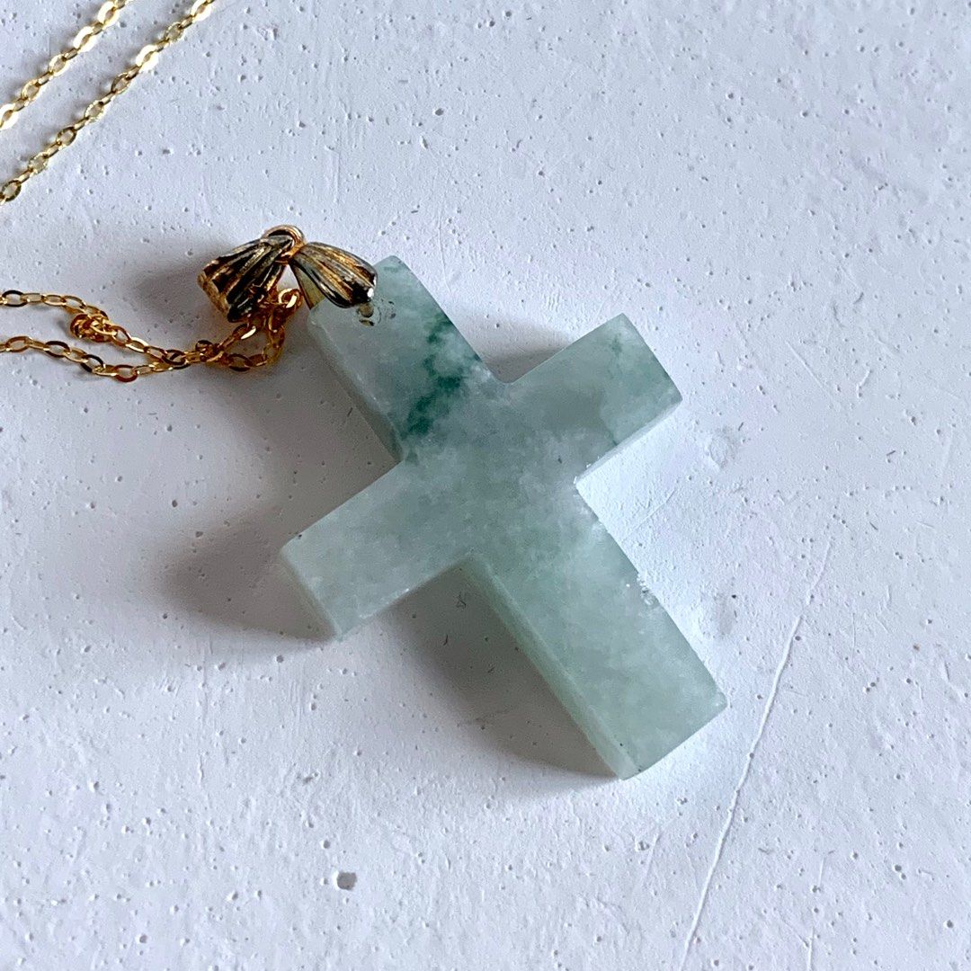Green stone top cross necklace