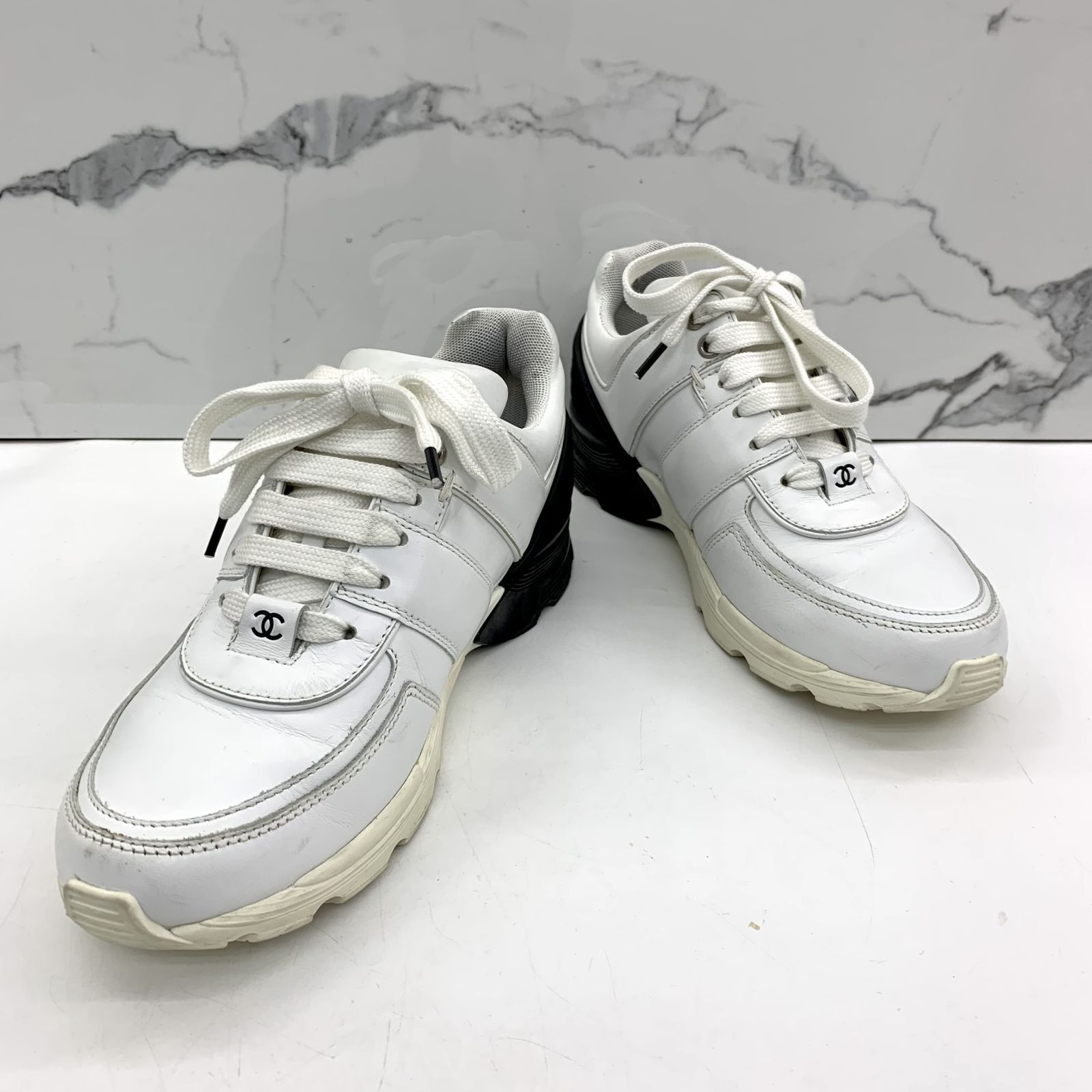 CHANEL Sneaker White Leather Suede Black CC Mesh Fabric Lace-Up Sz 38 2022  For Sale at 1stDibs