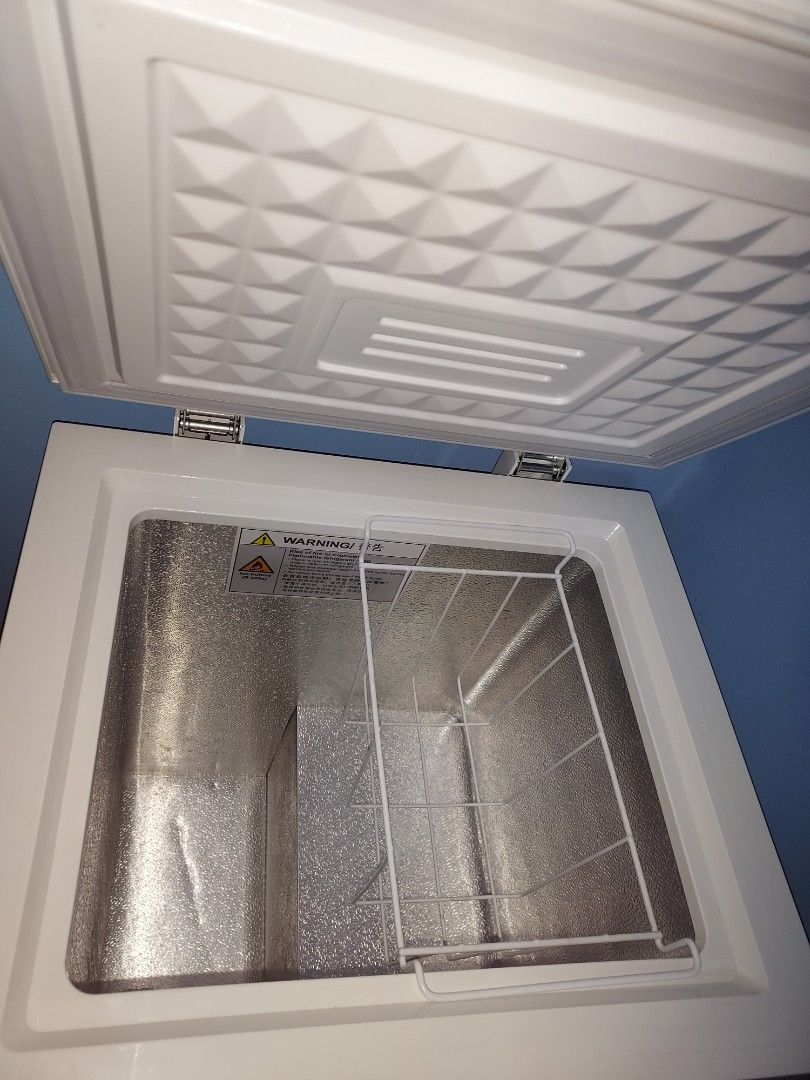 Chest freezer (breastmilk, frozen foods), TV & Home Appliances, Kitchen