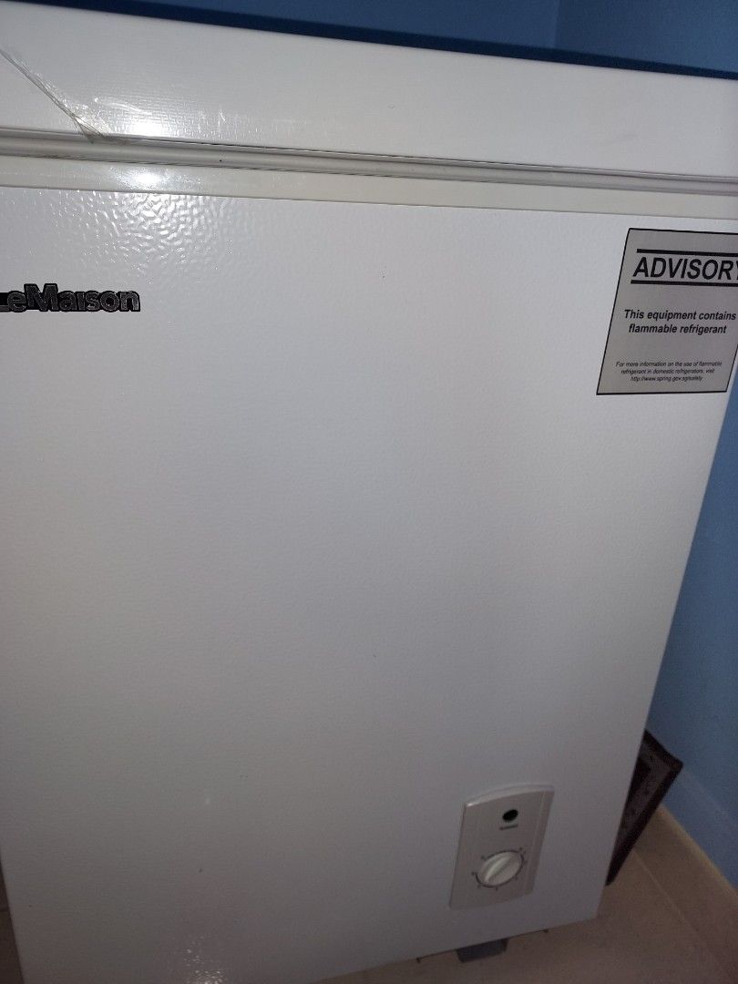 Chest freezer (breastmilk, frozen foods), TV & Home Appliances, Kitchen