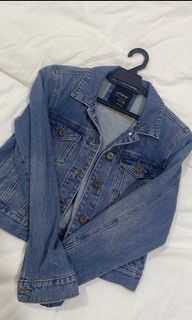 (Category: ) located in . Submitted by belikemepreloved (Listing ID 1233935572, Image 1). Description: .