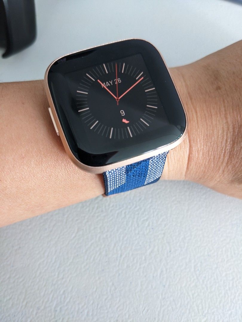 Fitbit versa rose gold special edition shop