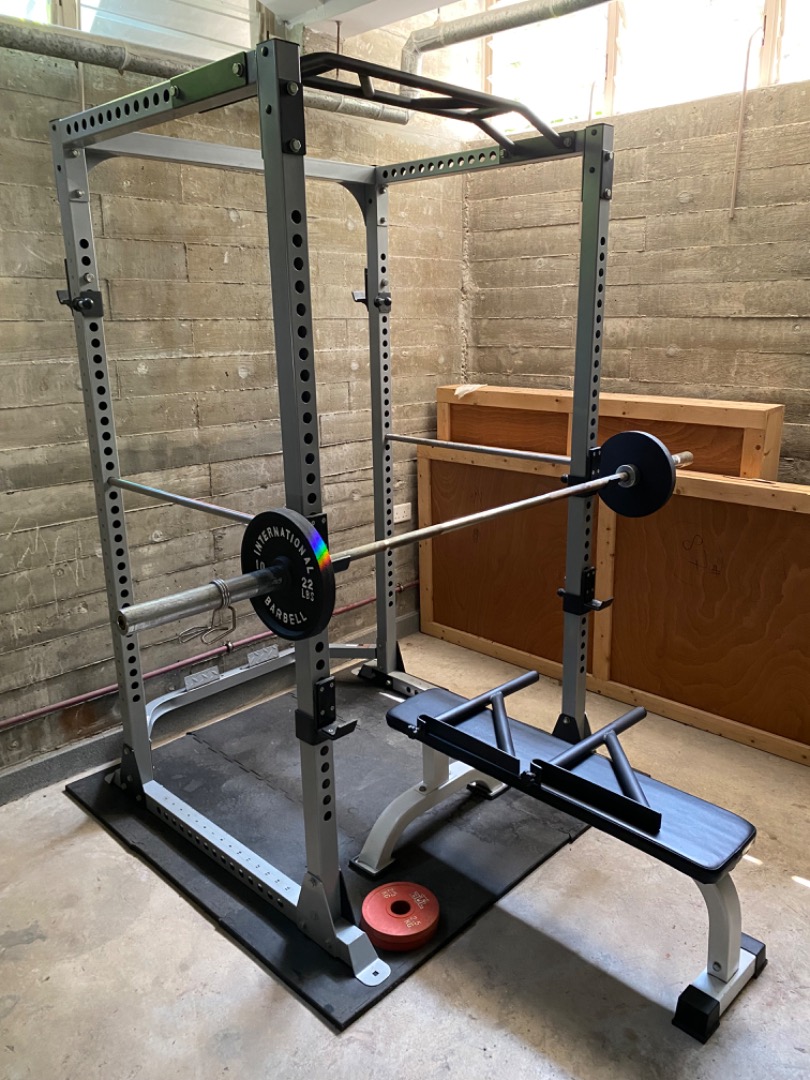 Force Power Rack, bench, bar, plates and mat, Sports Equipment