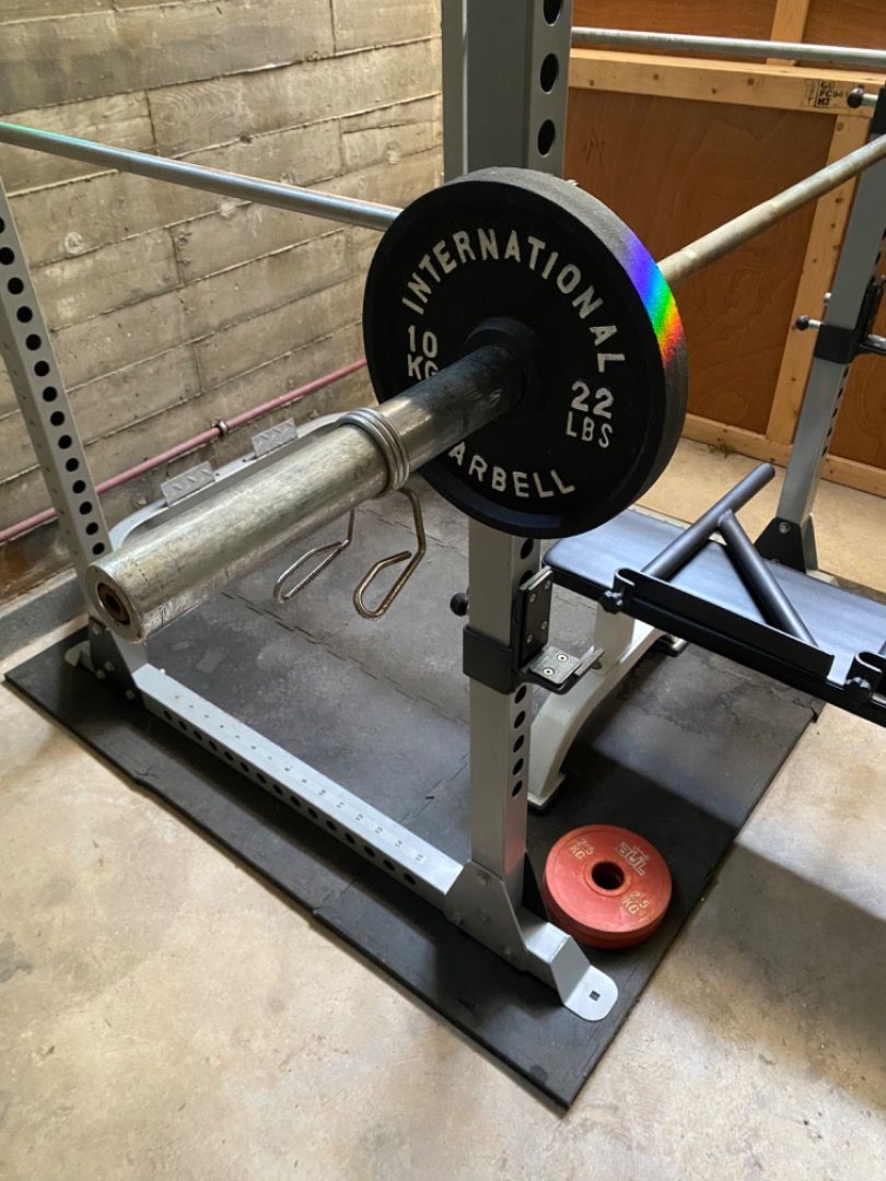 Force Power Rack, bench, bar, plates and mat, Sports Equipment