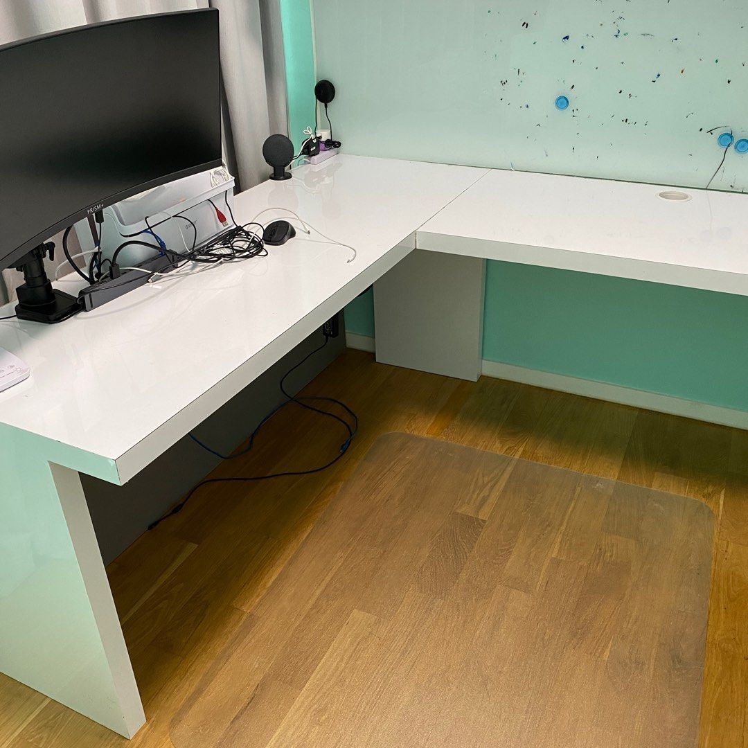 Customized computer shop table