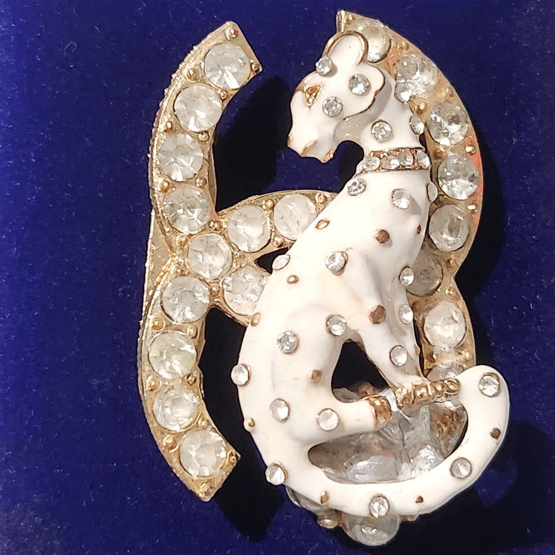Glamorous White and Gold Leopard Statue