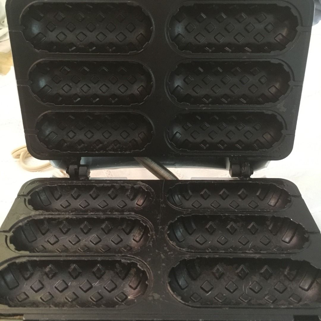 Hanabishi Hotdog Waffle Maker, TV & Home Appliances, Kitchen Appliances