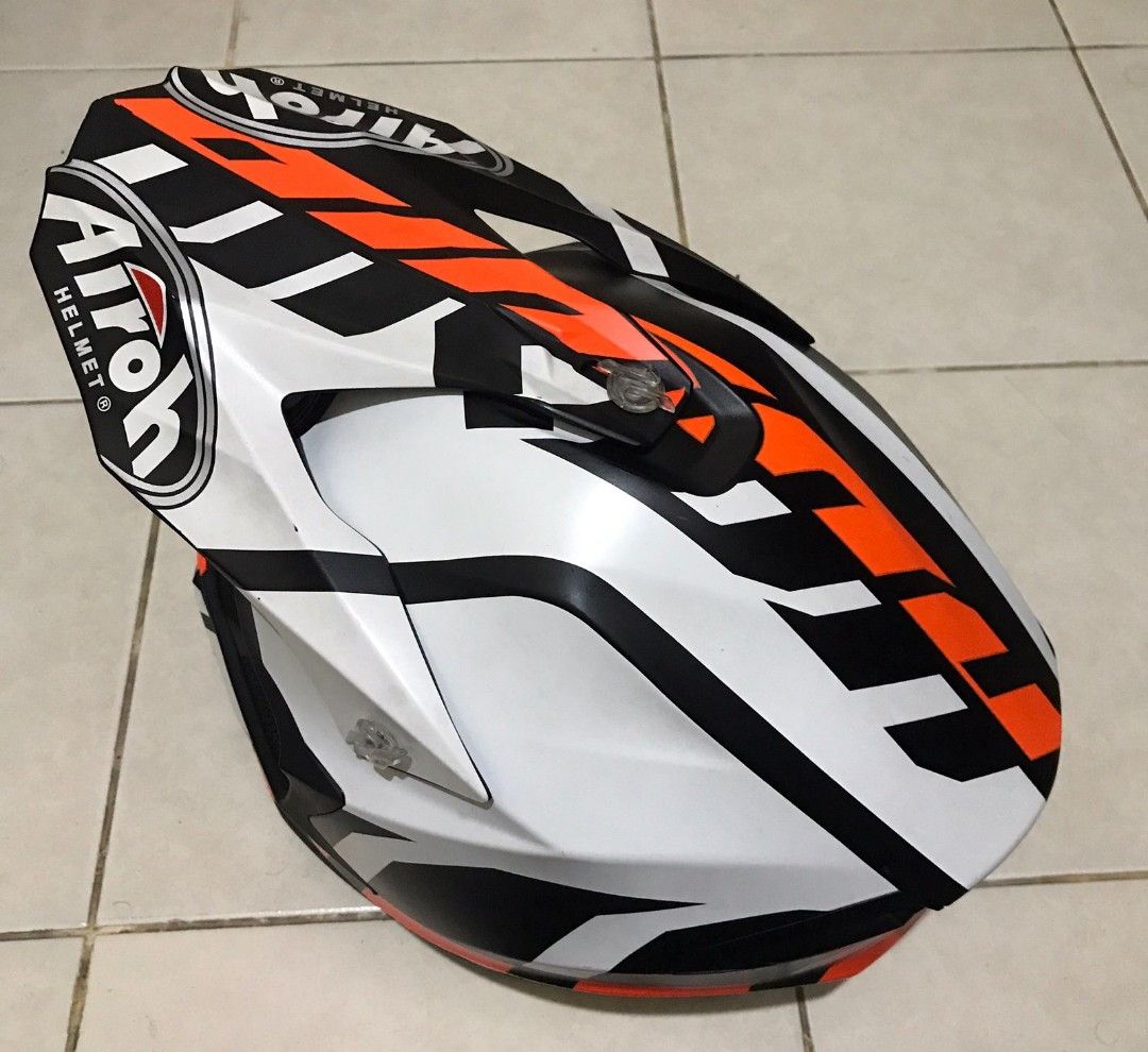 Helm cross airoh clearance