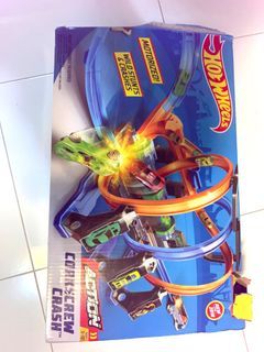 Hot Wheel Action: Corkcrew Crash