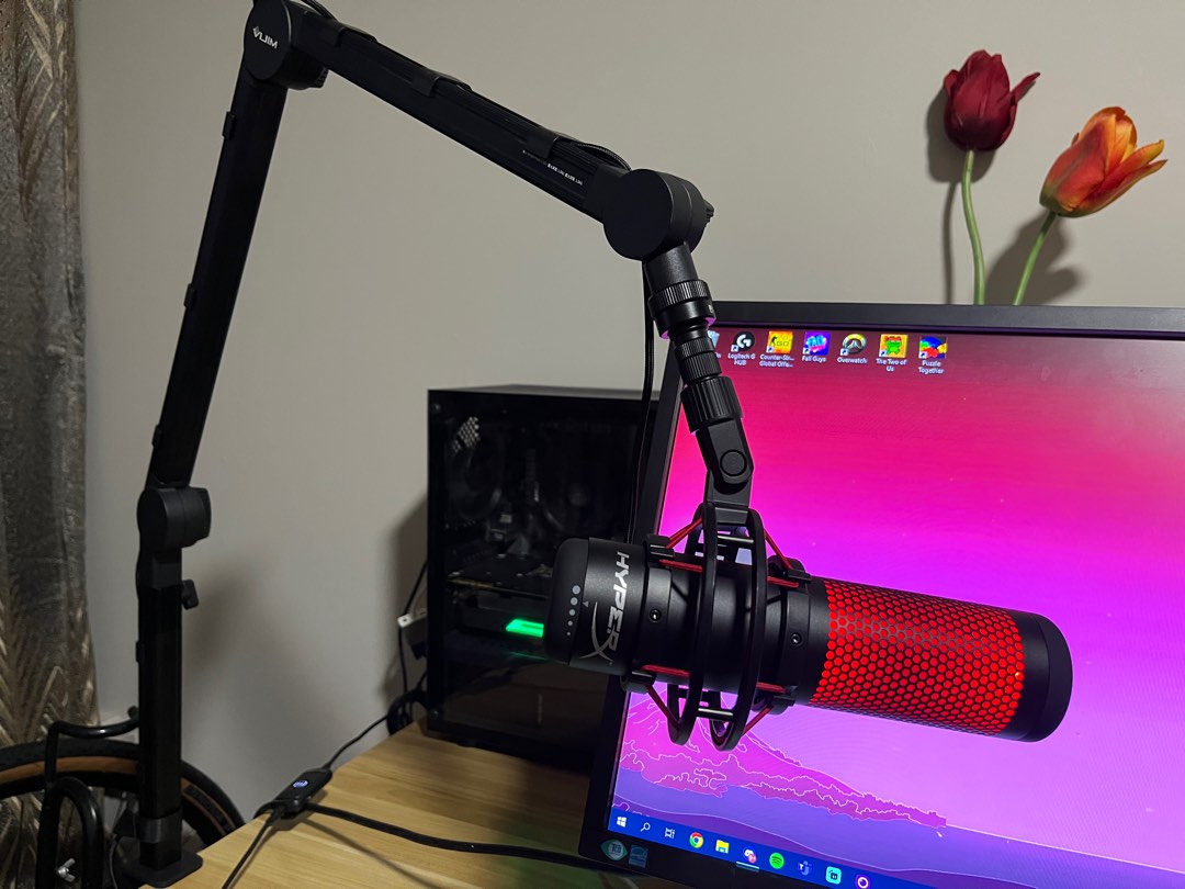HYPERX QUADCAST + MIC ARM, Audio, Microphones on Carousell