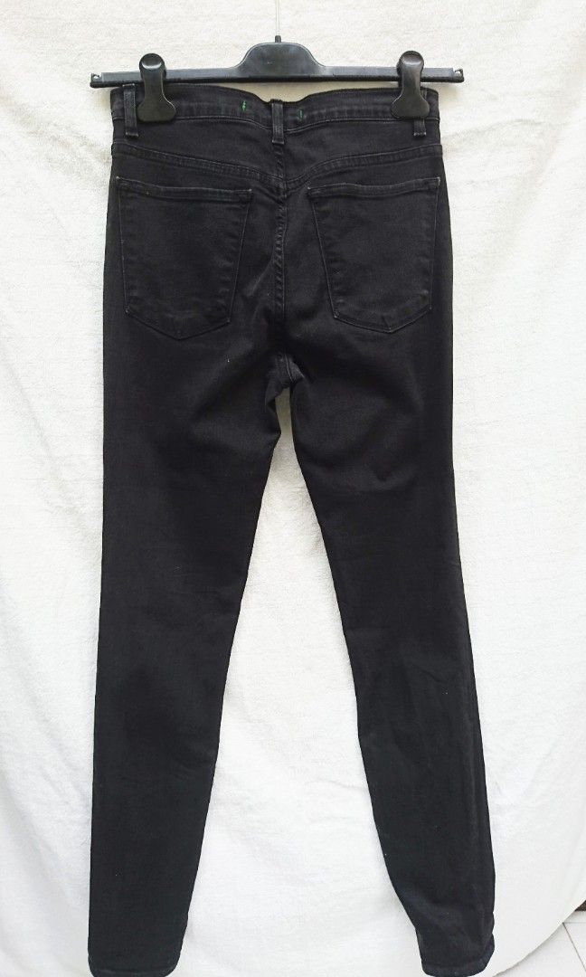 Chic black jeans store