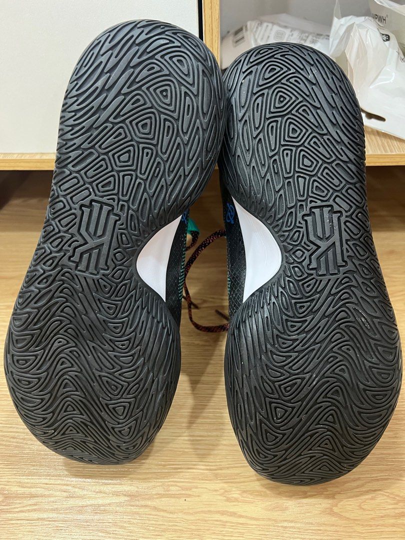 Kyrie Irving basketball shoe, Men's Fashion, Footwear, Sneakers on