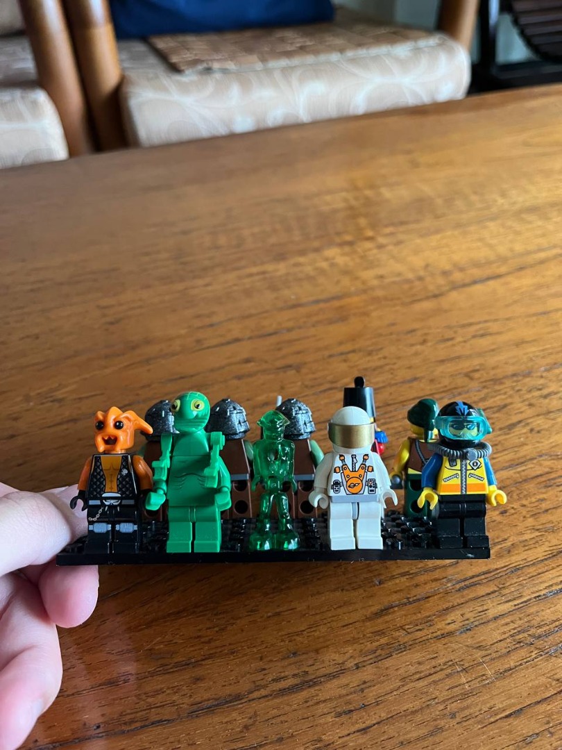 single lego minifigures