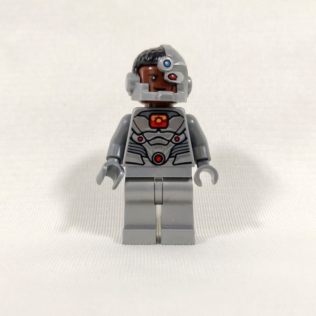 Cyborg minifigure 2024