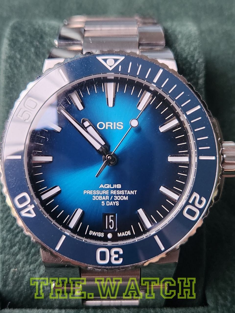 LNIB Oris Aquis Date Calibre 400 Sunburst Blue 5 days power reserve 10yrs warranty Swiss Made homage to Seiko Mm300