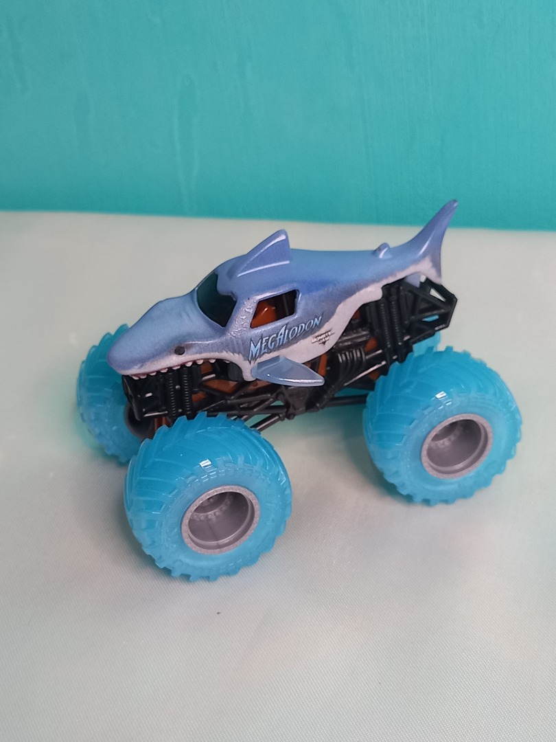 "MEGALODON" Monster Jam Truck Spin Master, Hobbies & Toys, Toys & Games