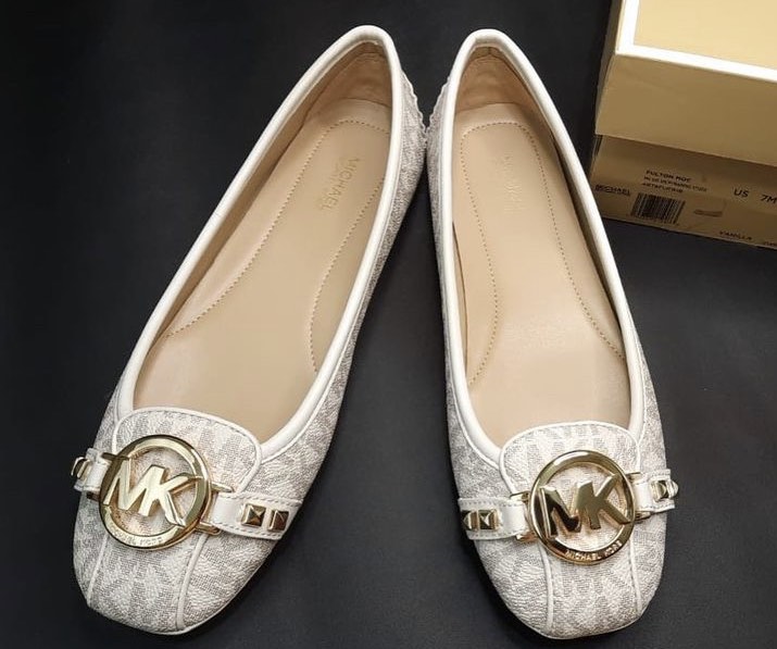 Flat shoes clearance michael kors