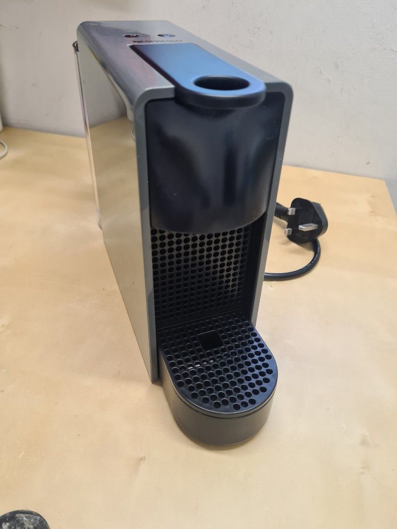 Nespresso machine Essenza mini. FREE descaling kit., TV & Home