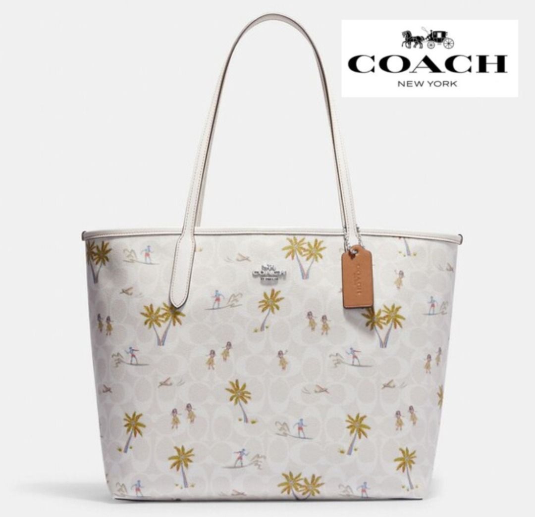 Coach Sig town tote Original, Luxury, Bags & Wallets on Carousell