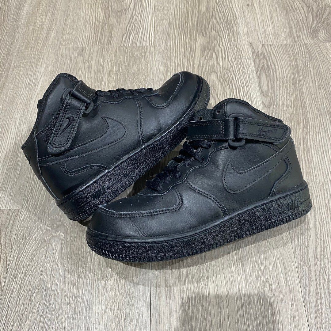 Air force 1 mid black deals youth