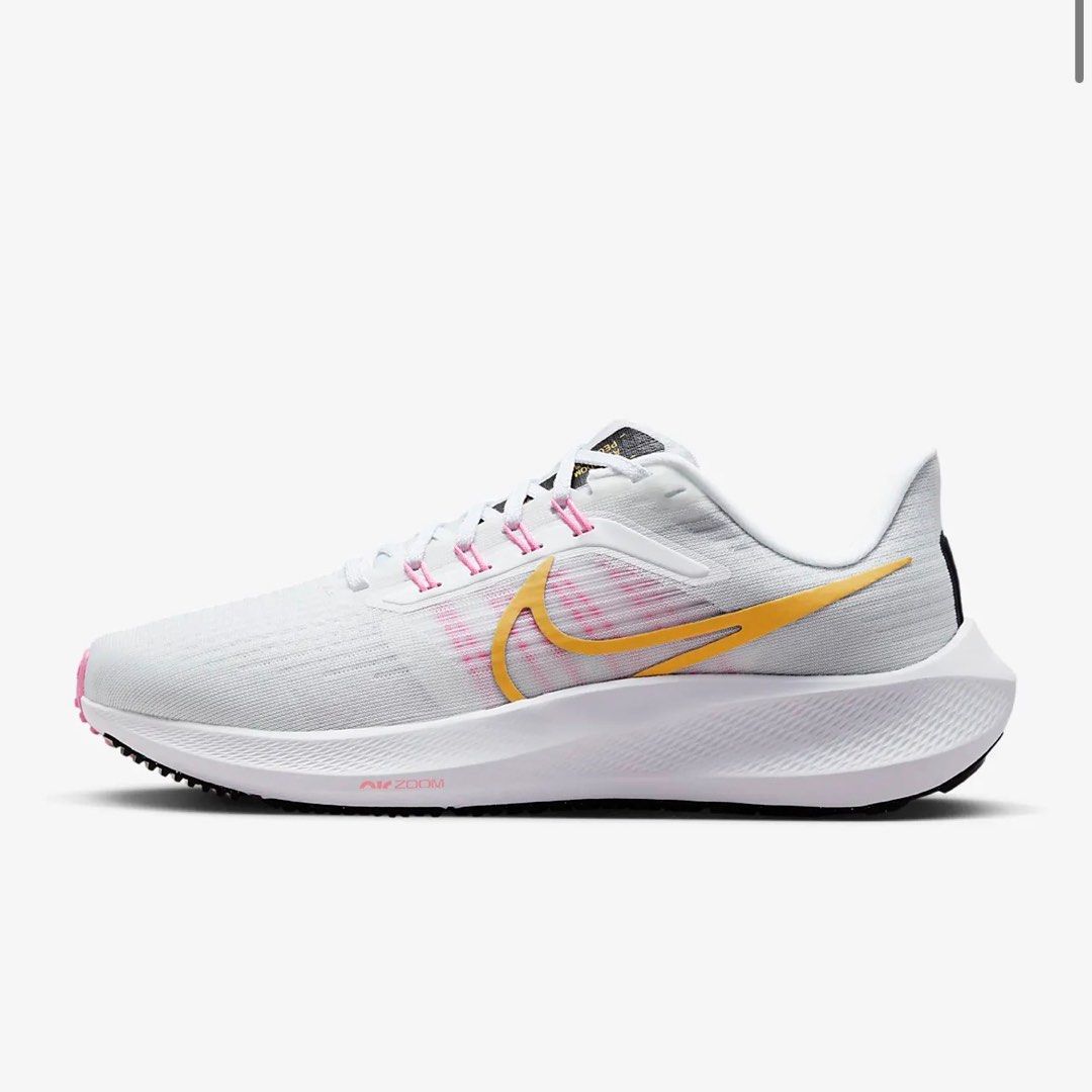nike womens basketball sneakers