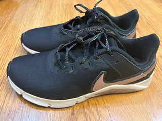 NIKE training shoes
