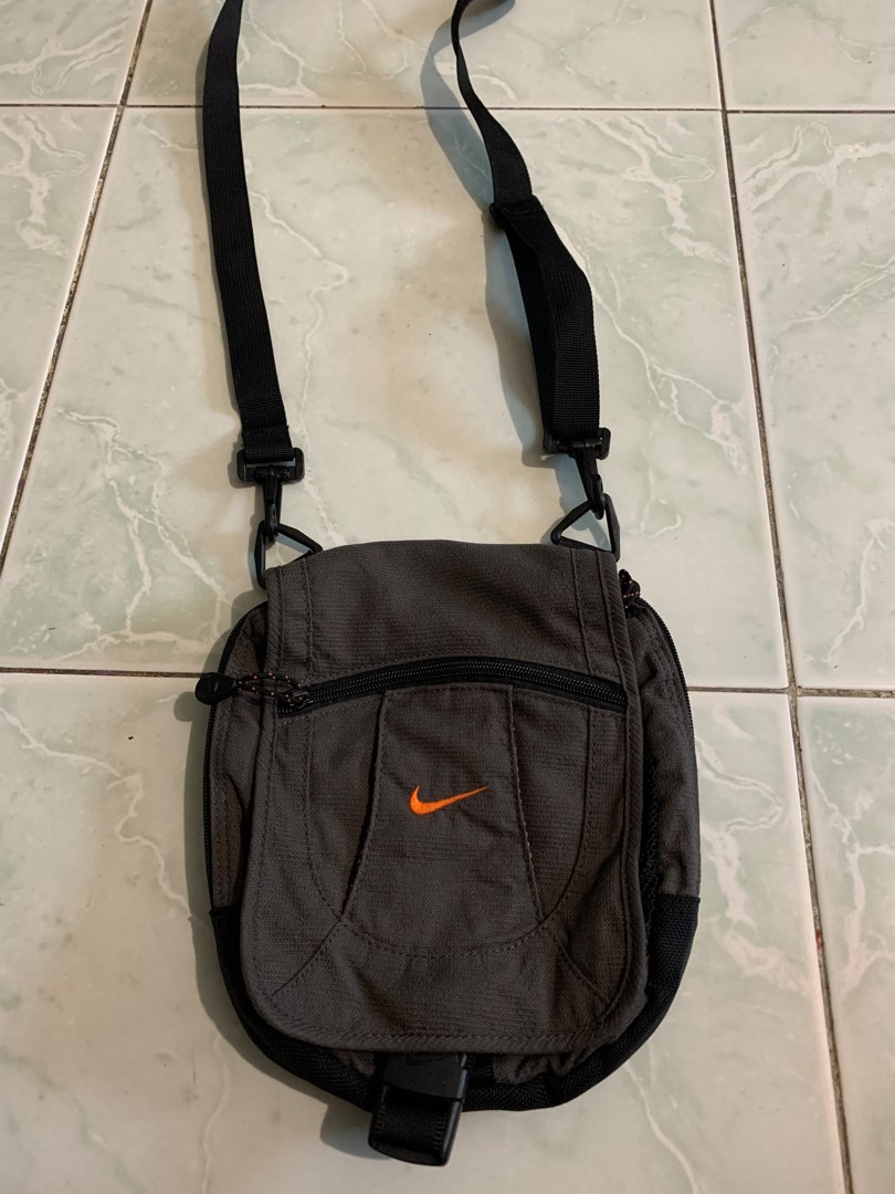 Nike vintage sling bag, Men's Fashion, Bags, Sling Bags on Carousell