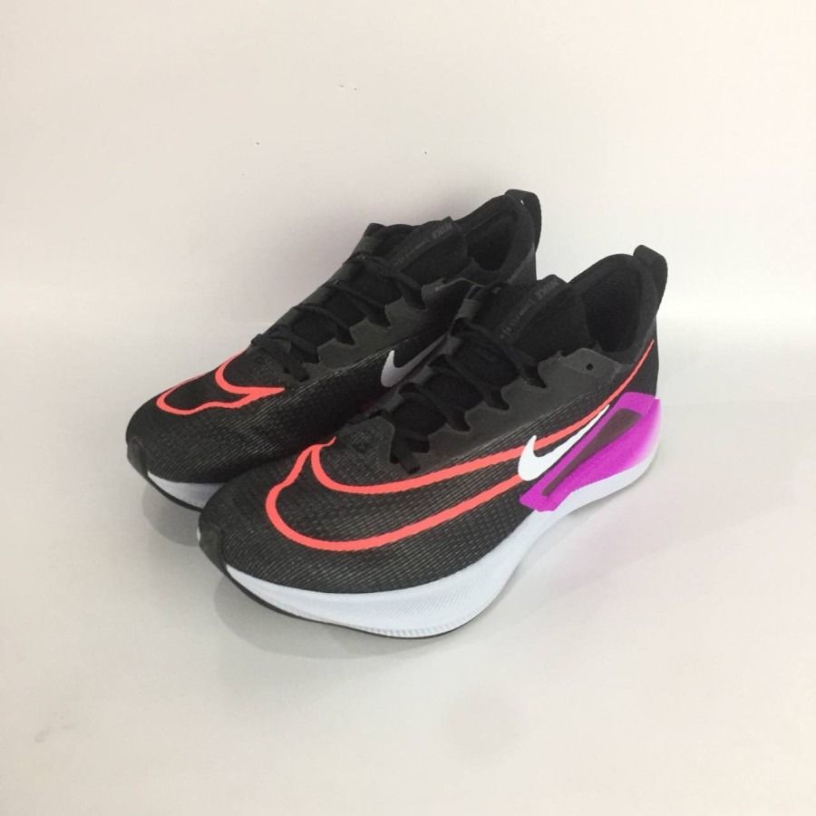 Zoom fly true online to size
