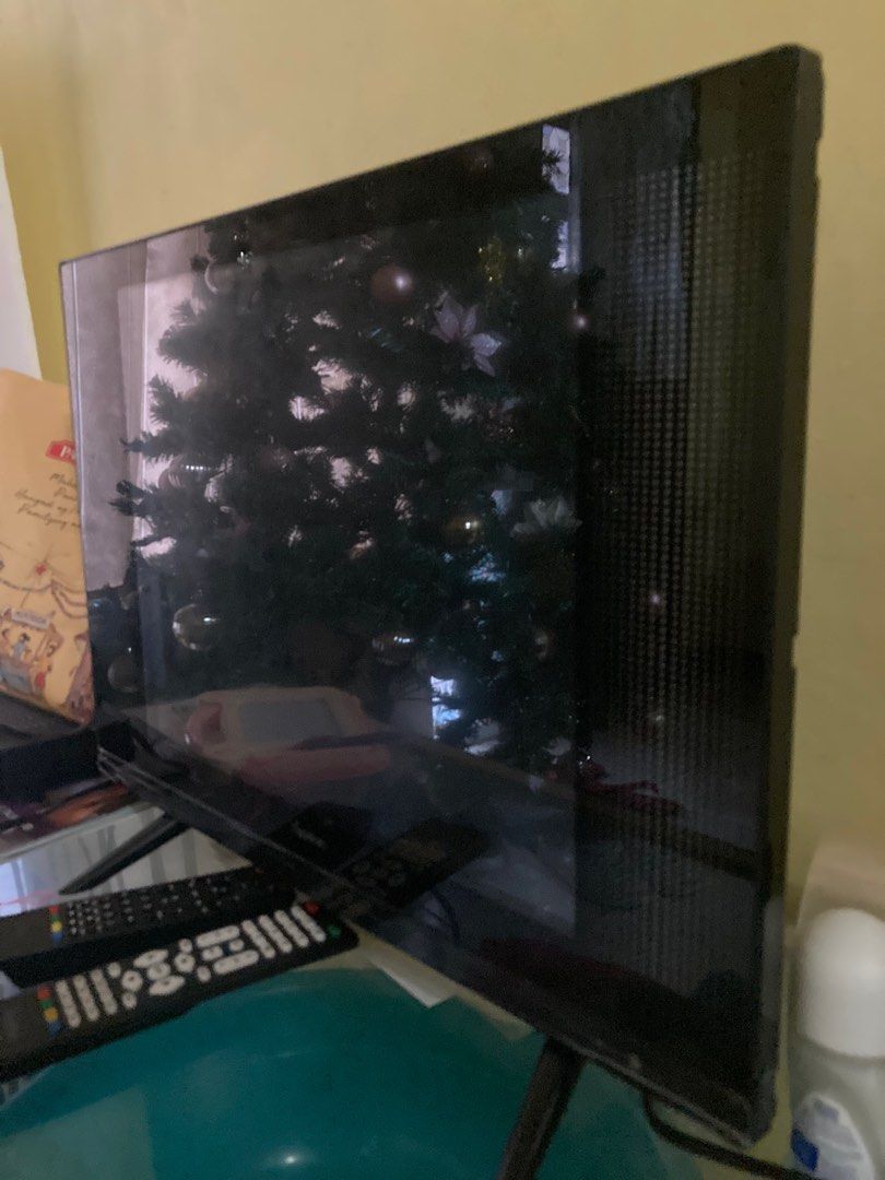 Package Astron Small TV with GMA Affordabox (Category: TV) located in Antipolo. Submitted by rj8pets (Listing ID 1233960220, Image 2). Description: Package deal Small TV with GMA affordabox RSF: dalawa na TV nmin Halos hindi nagamit Pickup only Package price: P3,500 Loc.- Maries Village2 Phase2 Brgy Mayamot LOWER ANTIPOLO near Masinag .