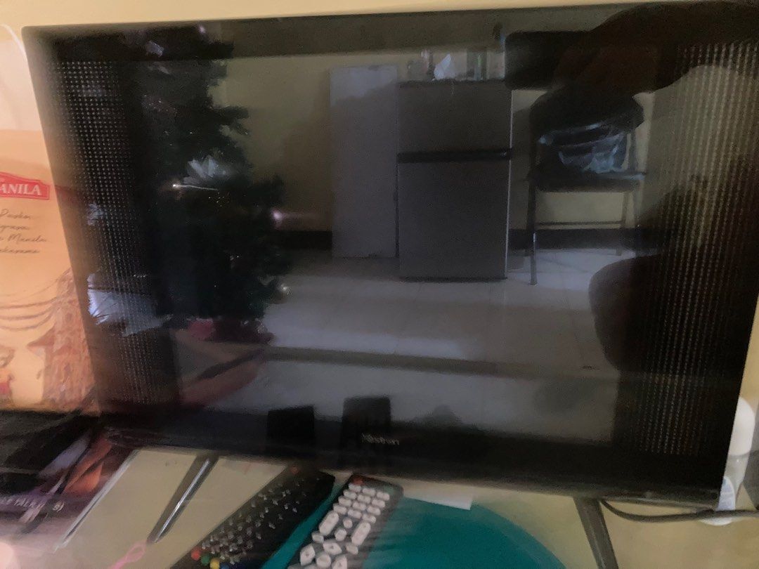 Package Astron Small TV with GMA Affordabox (Category: TV) located in Antipolo. Submitted by rj8pets (Listing ID 1233960220, Image 3). Description: Package deal Small TV with GMA affordabox RSF: dalawa na TV nmin Halos hindi nagamit Pickup only Package price: P3,500 Loc.- Maries Village2 Phase2 Brgy Mayamot LOWER ANTIPOLO near Masinag .