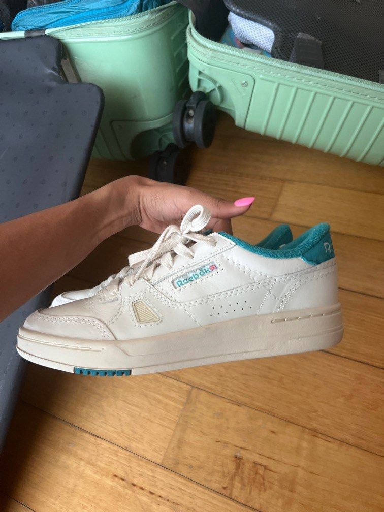 Reebok USA 7W shoes