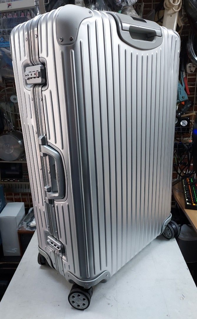 Rimowa topas hotsell 30