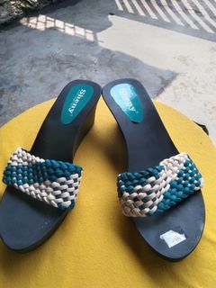 Sandal wanita wedges