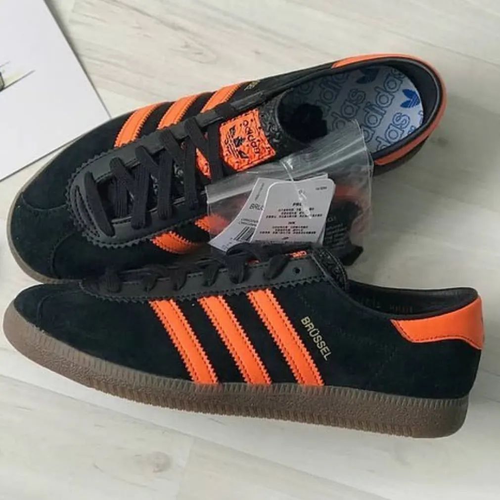 Adidas brussels hotsell black orange