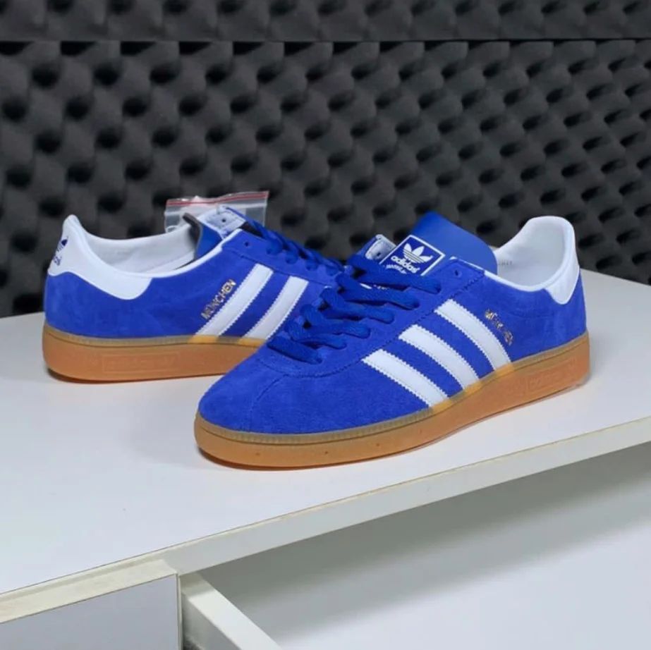 Adidas munchen blue white top