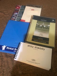 Set of notebooks and stationary accessories