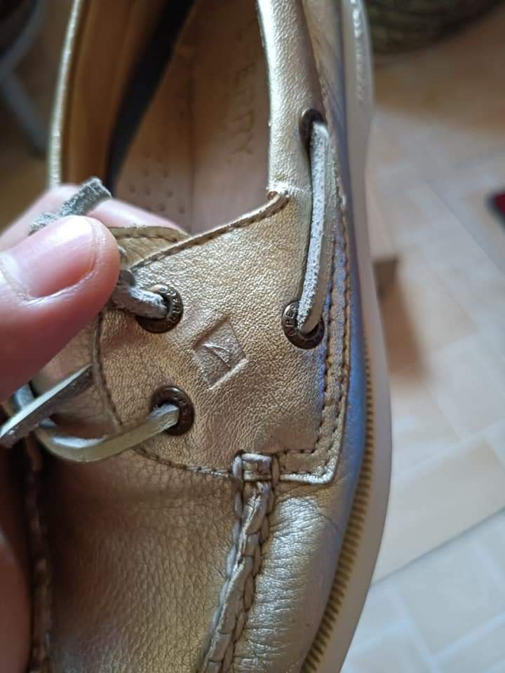 SPERRY A O VIDA METALLIC PLATINUM SIZE 6.5 WOMEN